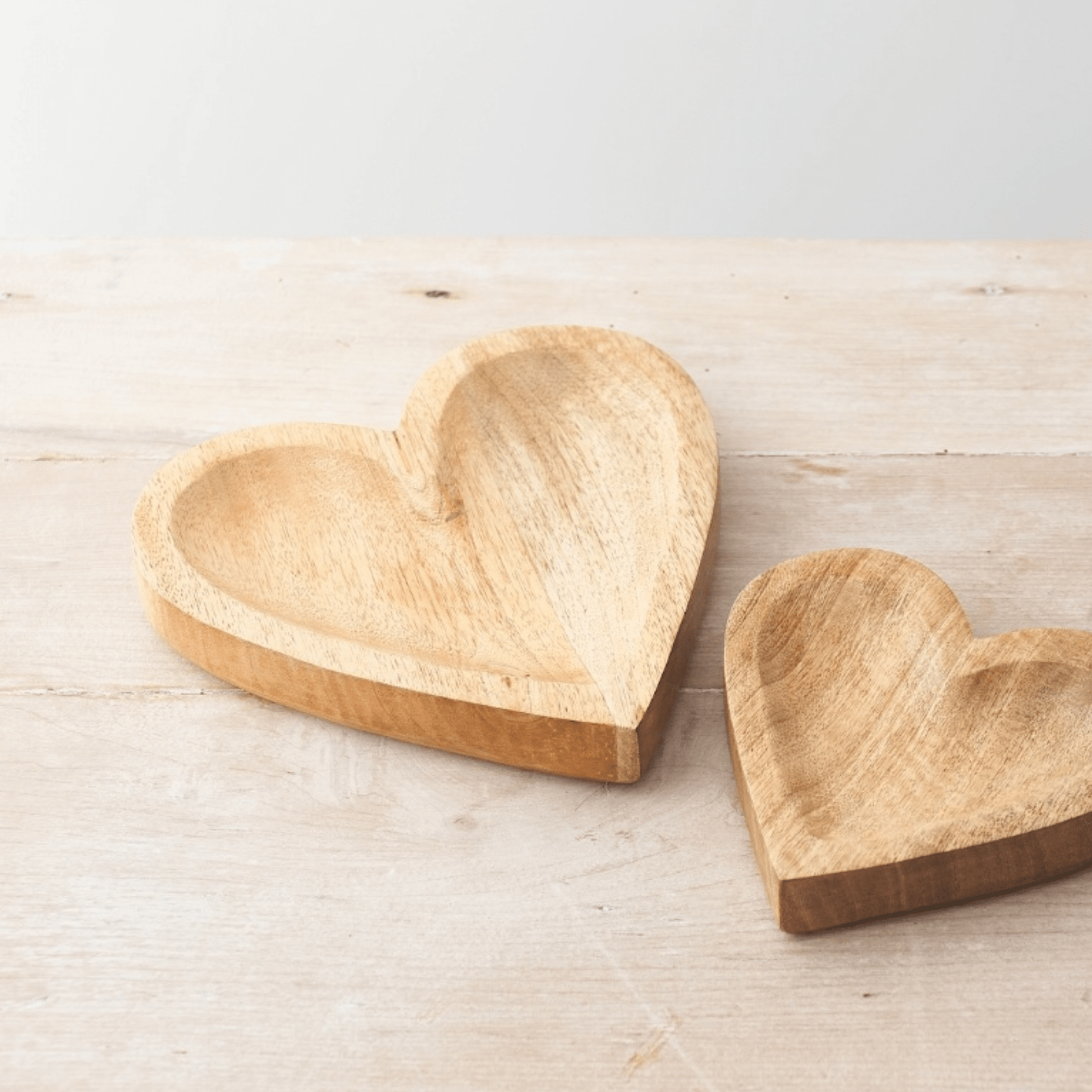 Natural Wooden Heart Dish - Peppy & Sage