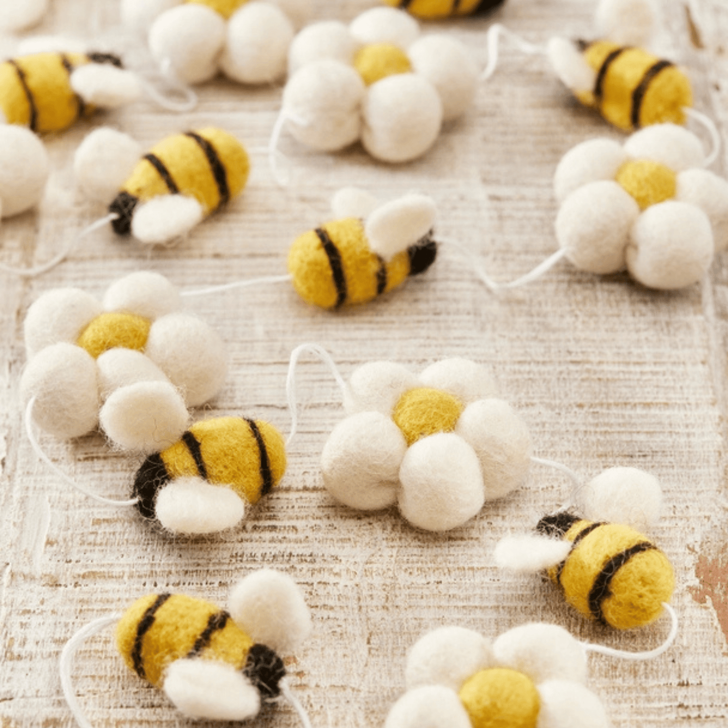 Felt Bee & Daisy Flower Garland 150cm - Peppy & Sage