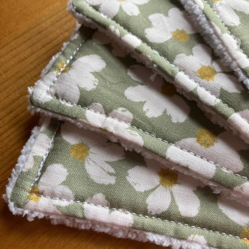 Reusable Face Wipes - Green Daisy Floral Pattern - Handmade 4 Per Pack - Peppy & Sage
