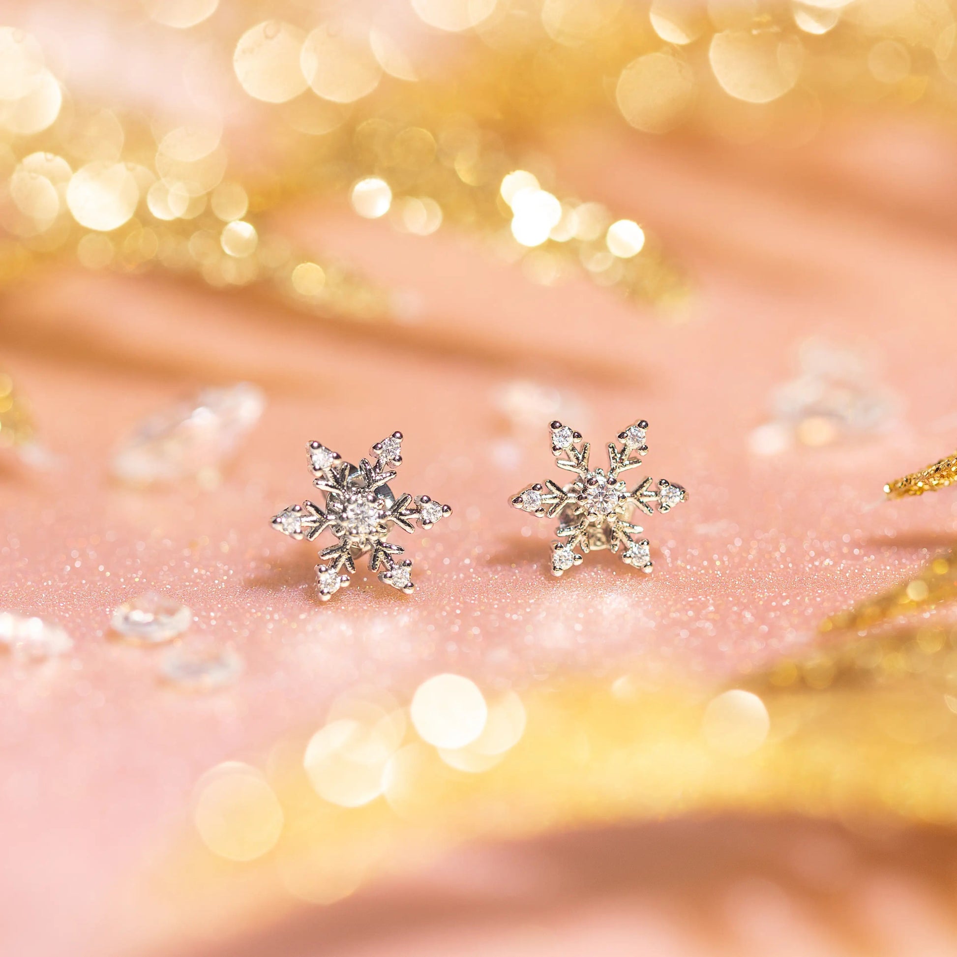 Snowflake Christmas Stud Earrings - Peppy & Sage